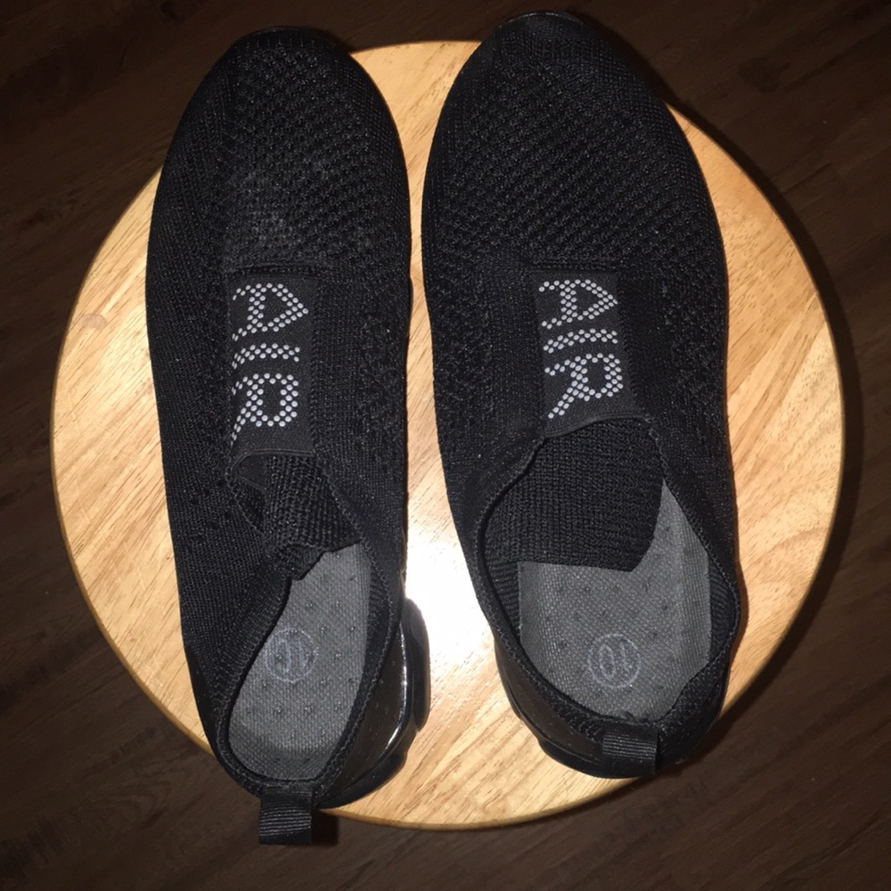 Shoes /sneakers